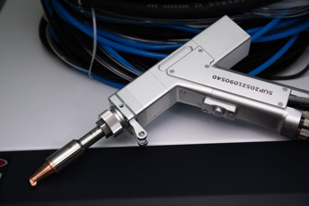 1000 - 3000W Fiber Laser Welding Machine With Stainless Steel Welding Gun