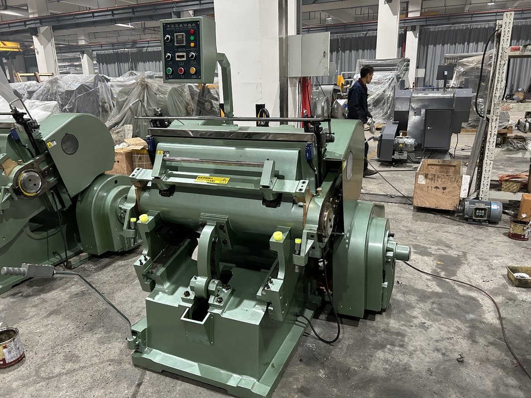 Manual Operation Type Paper Packing Box Die Cutting Machine 750mm