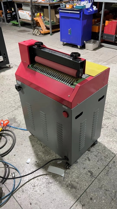 Hot Melt Adhesive Rolling Glue Application Machine For Box Packing Footwear And Leather Goods