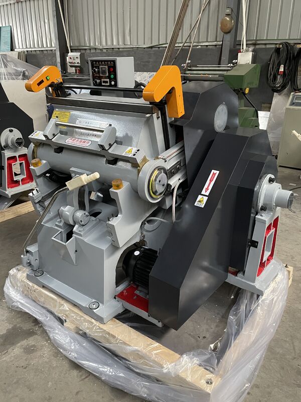 Promega Semi Automatic Die Cutting & Creasing Machine Flat Table Design Paper Use 380V 252 Strokes/Min 550mm Working Width